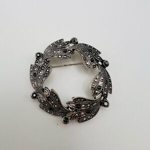 Vintage Silvertone Wreath Brooch Marcasite Style Leaf Pin